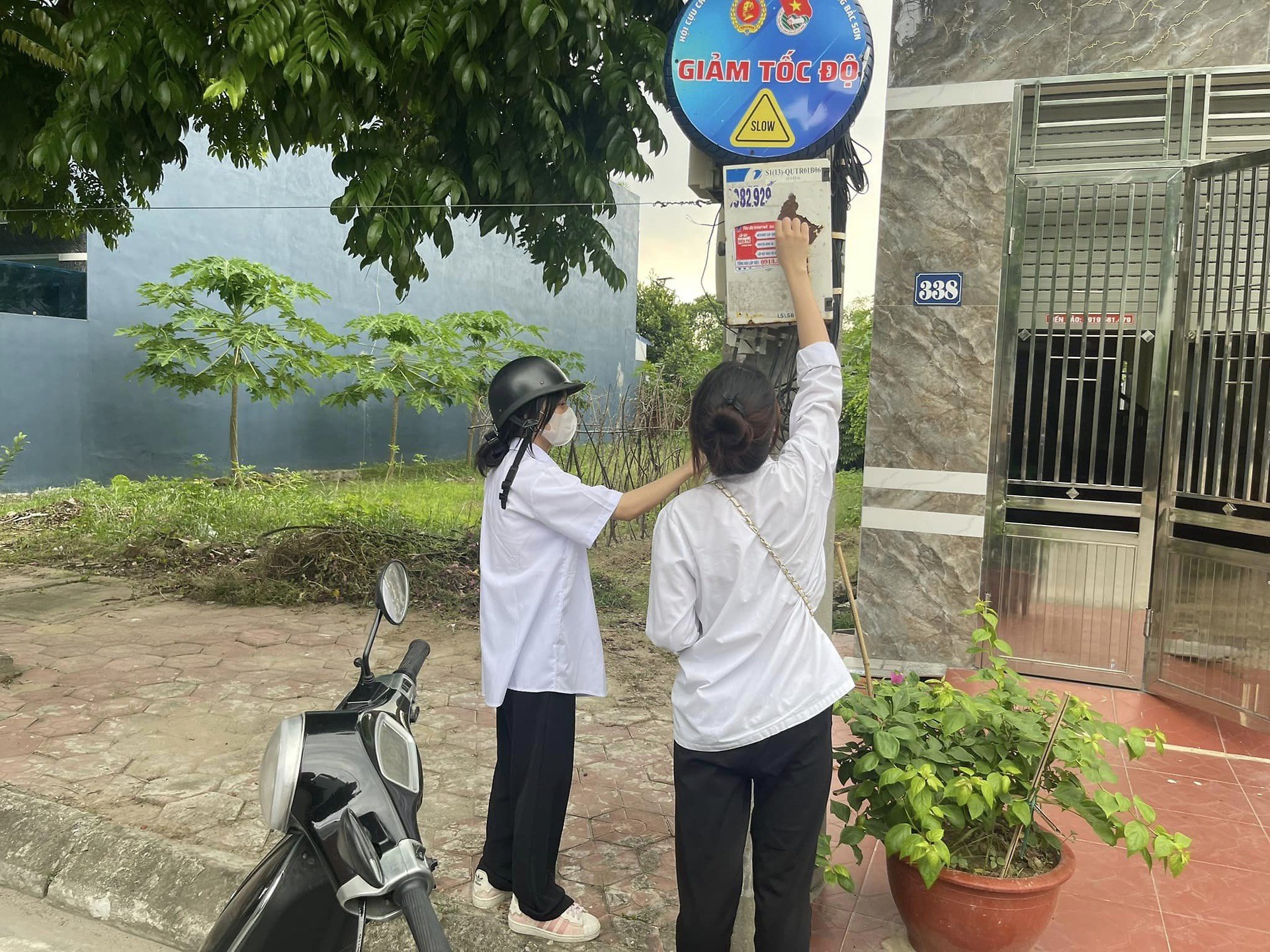 Ngày cao điểm Chiến sỹ tình nguyện xây dựng đô thị “Sáng - Xanh - Sạch - Đẹp - Văn minh - An toàn”