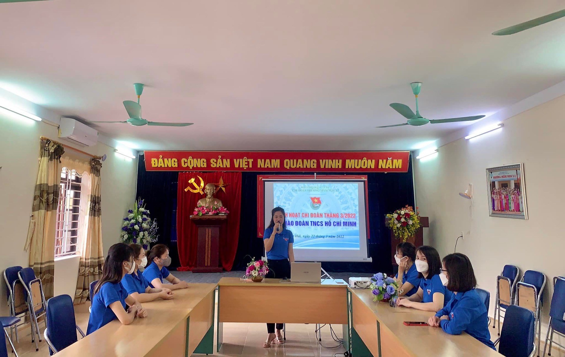 SINH HOẠT CHI ĐOÀN THÁNG 3 - CHỦ ĐIỂM “TỰ HÀO ĐOÀN TNCS HỒ CHÍ MINH”