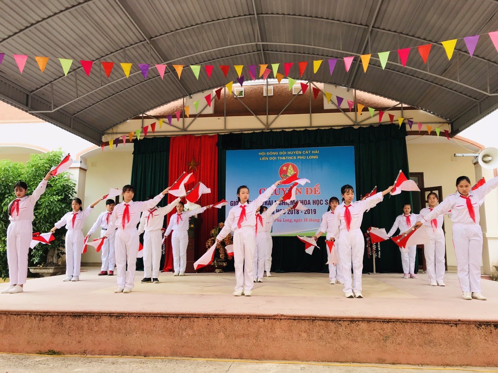 Chuyên đề điểm cấp huyện “Giờ ra chơi trải nghiệm khoa học sáng tạo” của trường TH&THCS Phù Long