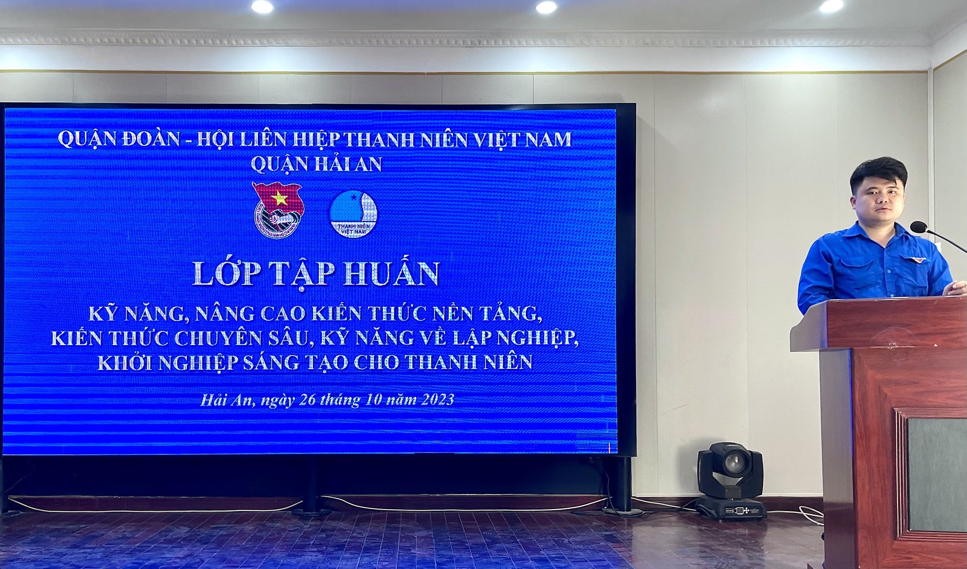 Tập huấn kỹ năng, nâng cao kiến thức nền tảng, kiến thức chuyên sâu, kỹ năng phải lập nghiệp, khởi nghiệp sáng tạo cho thanh niên.