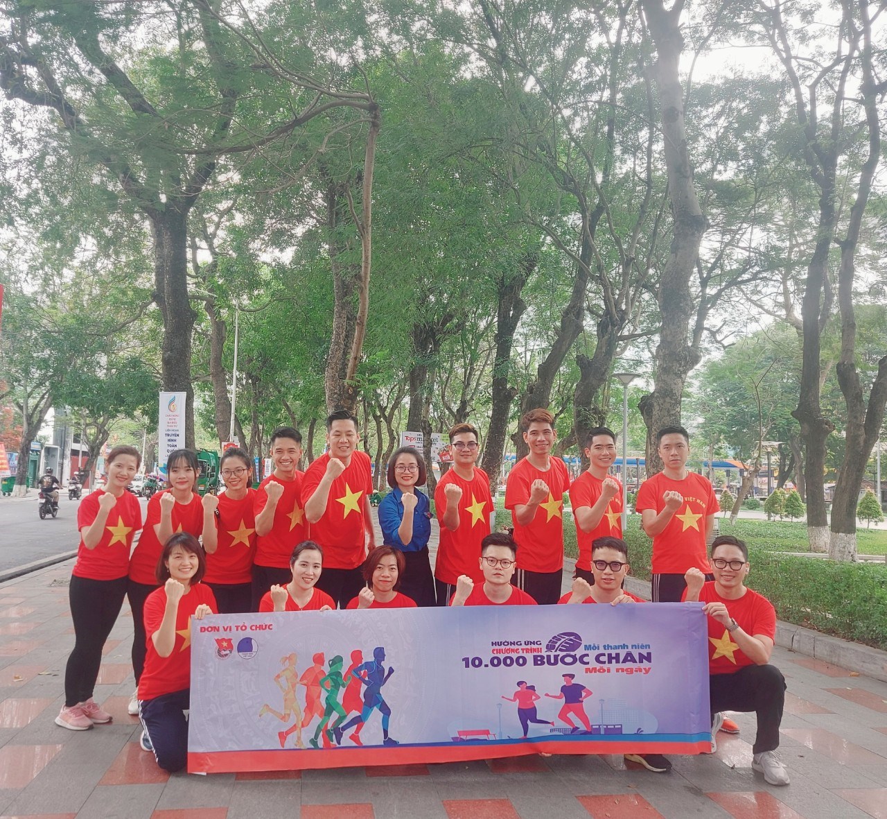 Hưởng ứng Chương trình "Mỗi thanh niên 10.000 bước chân mỗi ngày"