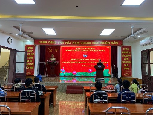 Đoàn TN trường Cao đẳng GTVT TƯ II sinh hoạt chính trị nhân dịp kỷ niệm 110 năm Ngày Bác Hồ ra đi tìm đường cứu nước (05/6/1911 - 05/6/2021)