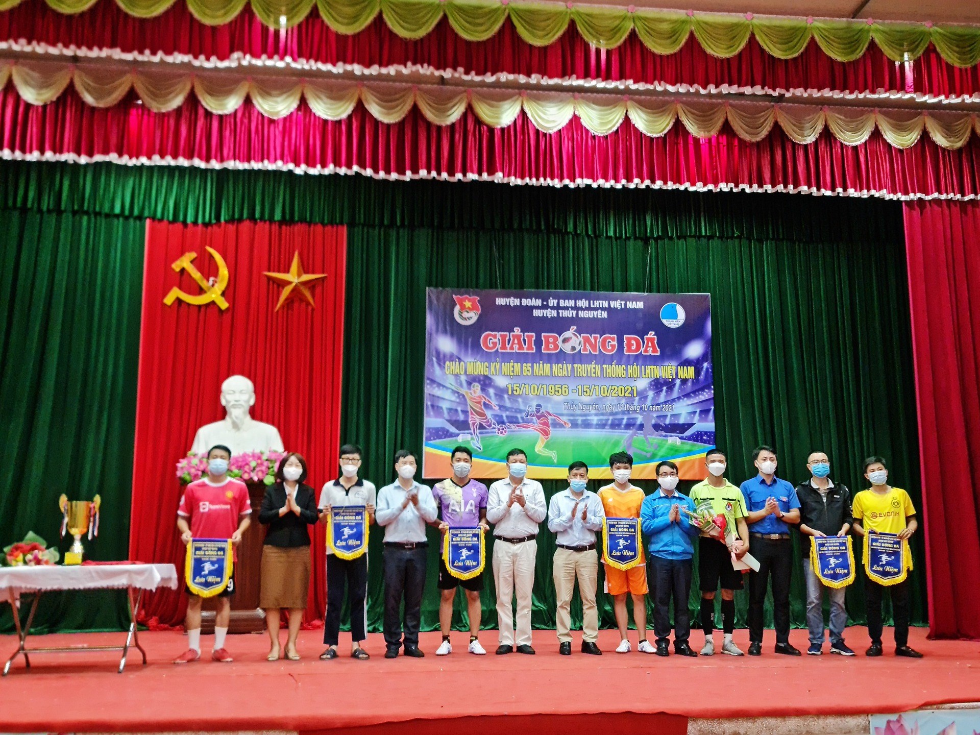 HUYỆN HỘI TỔ CHỨC "GIẢI BÓNG ĐÁ THANH NIÊN THỦY NGUYÊN LẦN THỨ IV NĂM 2021"