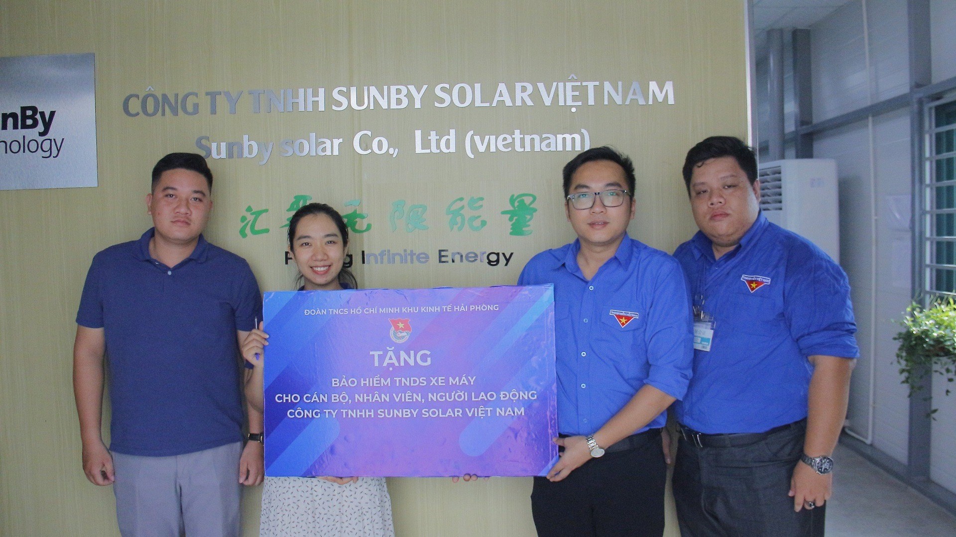 MÔ HÌNH “TUYÊN TRUYỀN, PHỔ BIẾN PHÁP LUẬT VỀ AN TOÀN GIAO THÔNG” LƯU ĐỘNG TẠI CÁC KHU CÔNG NGHIỆP