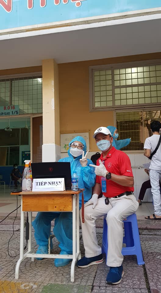 Cha mang con cùng đi chống dịch: "Chỉ là công việc hết sức bình thường"