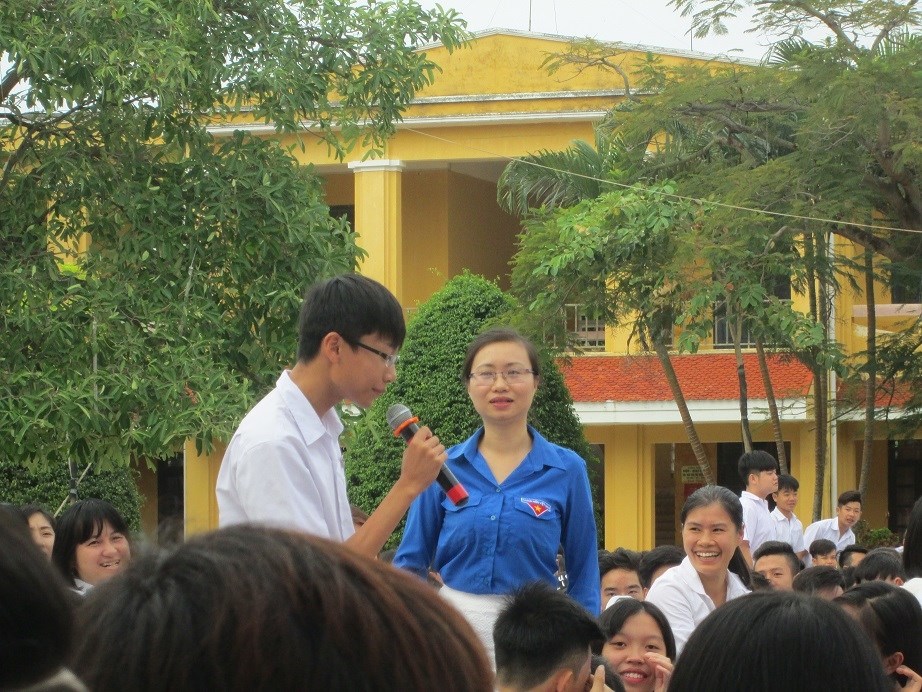 Đoàn viên thanh niên huyện đảo  Hưởng ứng ngày Pháp luật Việt Nam 09/11/2016