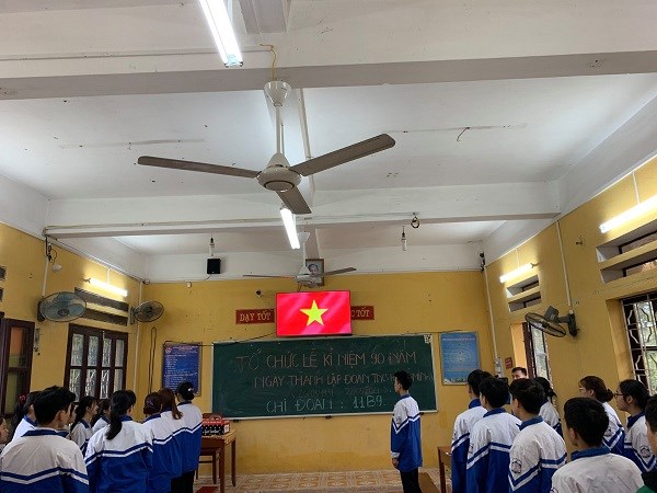 Sinh hoạt chi đoàn tháng 3 theo chủ điểm với chủ đề “Tự hào Đoàn TNCS Hồ Chí Minh”