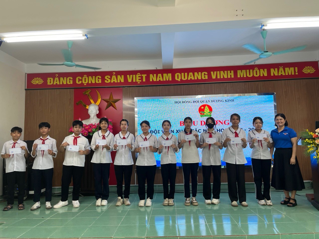 BIỂU DƯƠNG ĐỘI VIÊN TIÊU BIỂU XUẤT SẮC