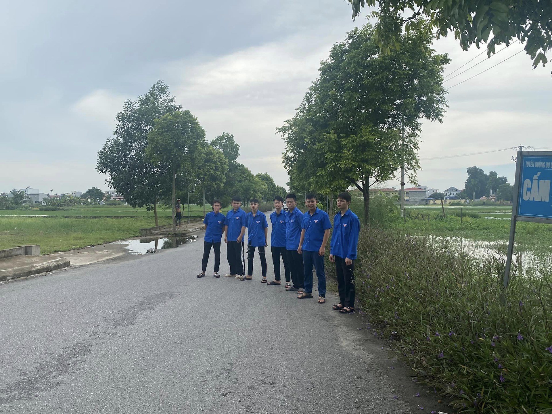 Đoàn TNCS Hồ Chí Minh huyện An Lão thành lập mô hình thanh niên xung kích, tình nguyện đảm bảo trật tự ATGT trên địa bàn