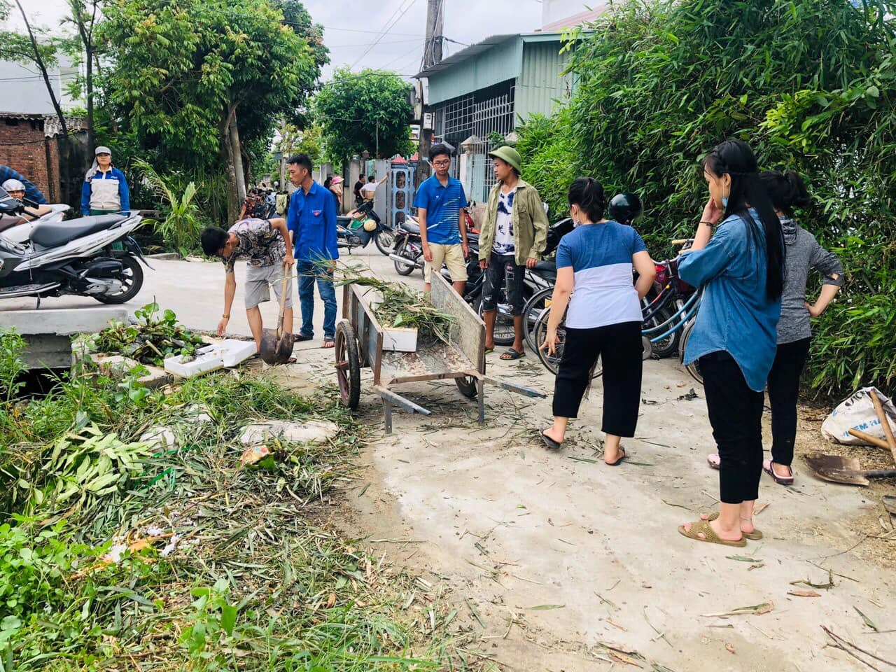 Ngày cao điểm “Chiến sỹ tình nguyện xây dựng đô thị Sáng - Xanh - Sạch - Đẹp - Văn minh - An toàn”