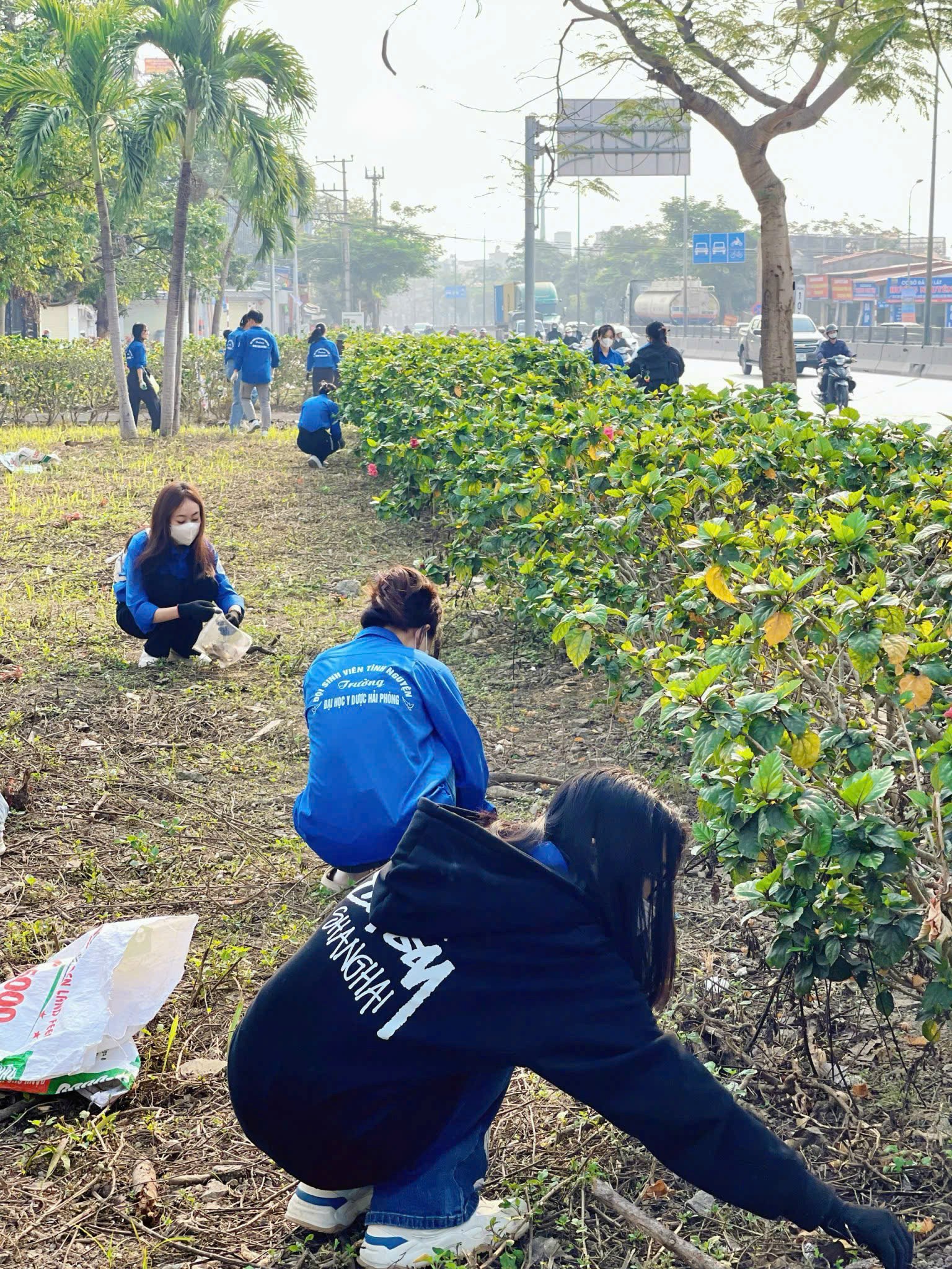 Đoàn Trường Đại học Y Dược Hải Phòng hưởng ứng Ngày Chủ nhật xanh 21/9/2025