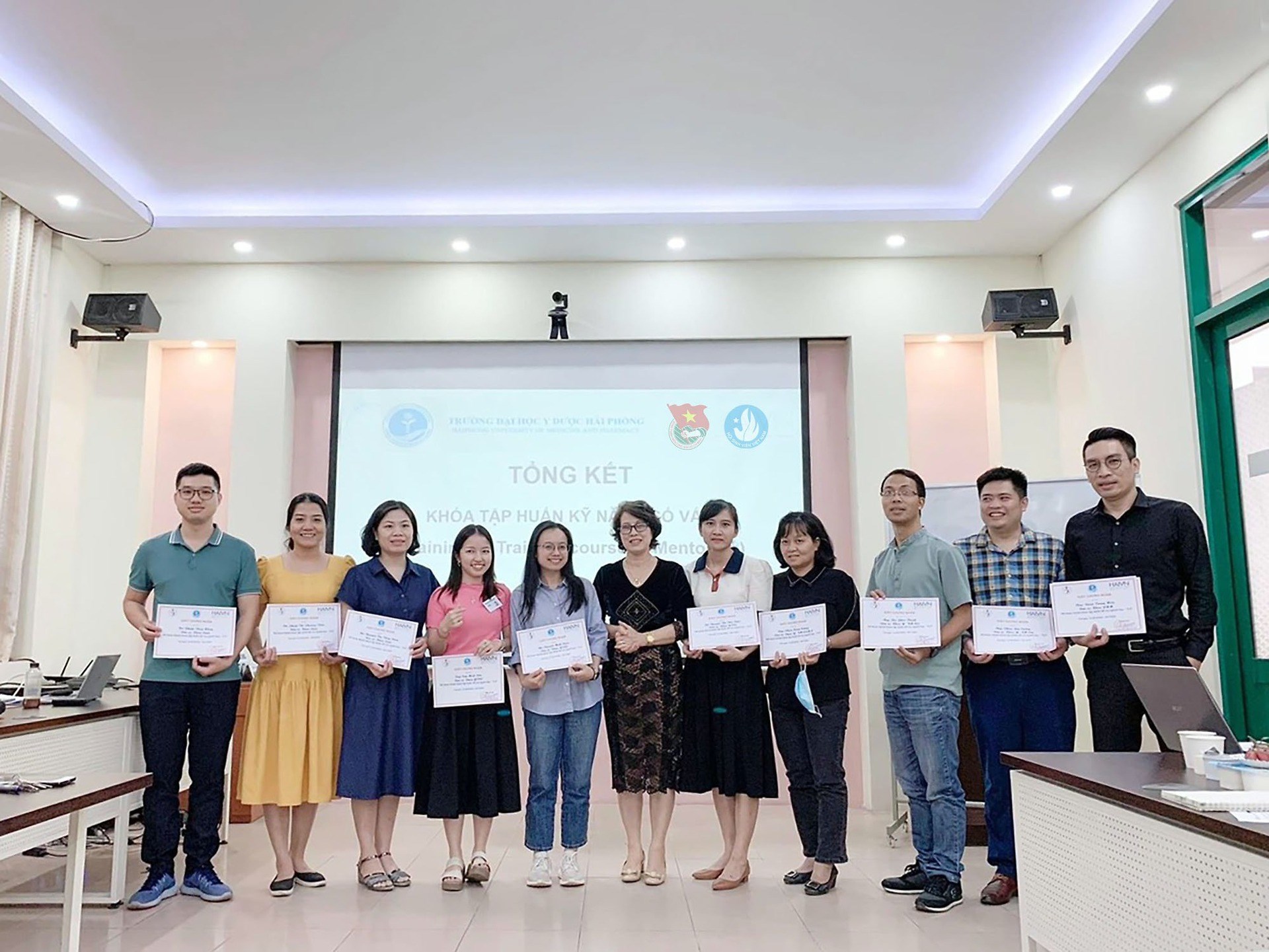 Đoàn TNCS Hồ Chí Minh - Hội sinh viên trường Đại học Y Dược Hải Phòng tổ chức chương trình "Bồi dưỡng nâng cao nghiệp vụ cho giảng viên trẻ" với chủ đề "Tập huấn kĩ năng cố vấn học tập" cho giảng viên trẻ.