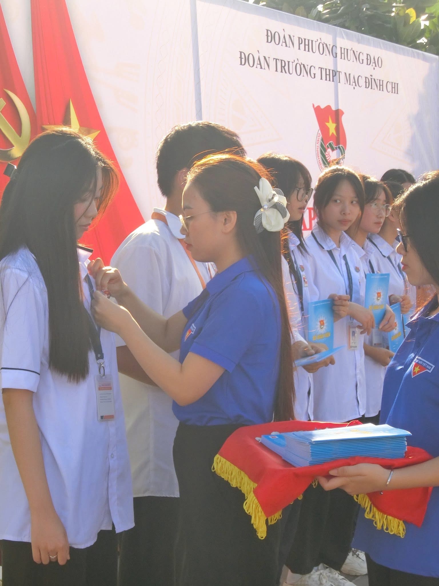 Lễ kết nạp đoàn viên mới