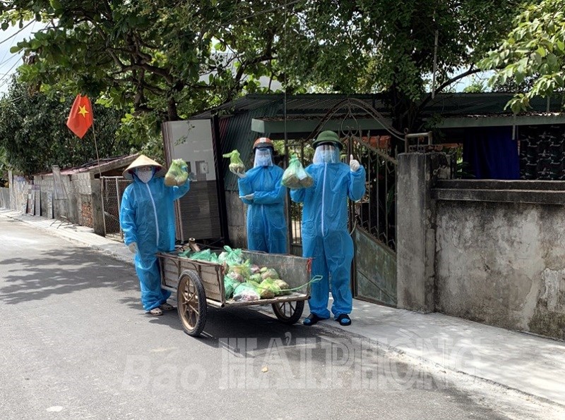 Cô sinh viên tích cực chống “giặc COVID-19”