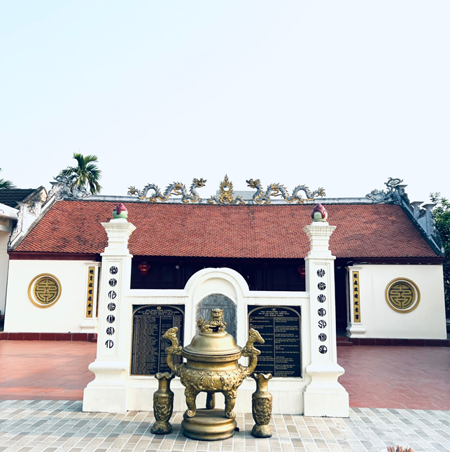 TỪ ĐƯỜNG NGUYỄN LĂNG TỘC