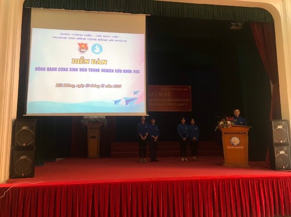 Đoàn Thanh niên – Hội Sinh viên trường Cao đẳng Cộng đồng Hải Phòng tổ chức Diễn đàn “Đồng hành cùng sinh viên trong nghiên cứu khoa học”