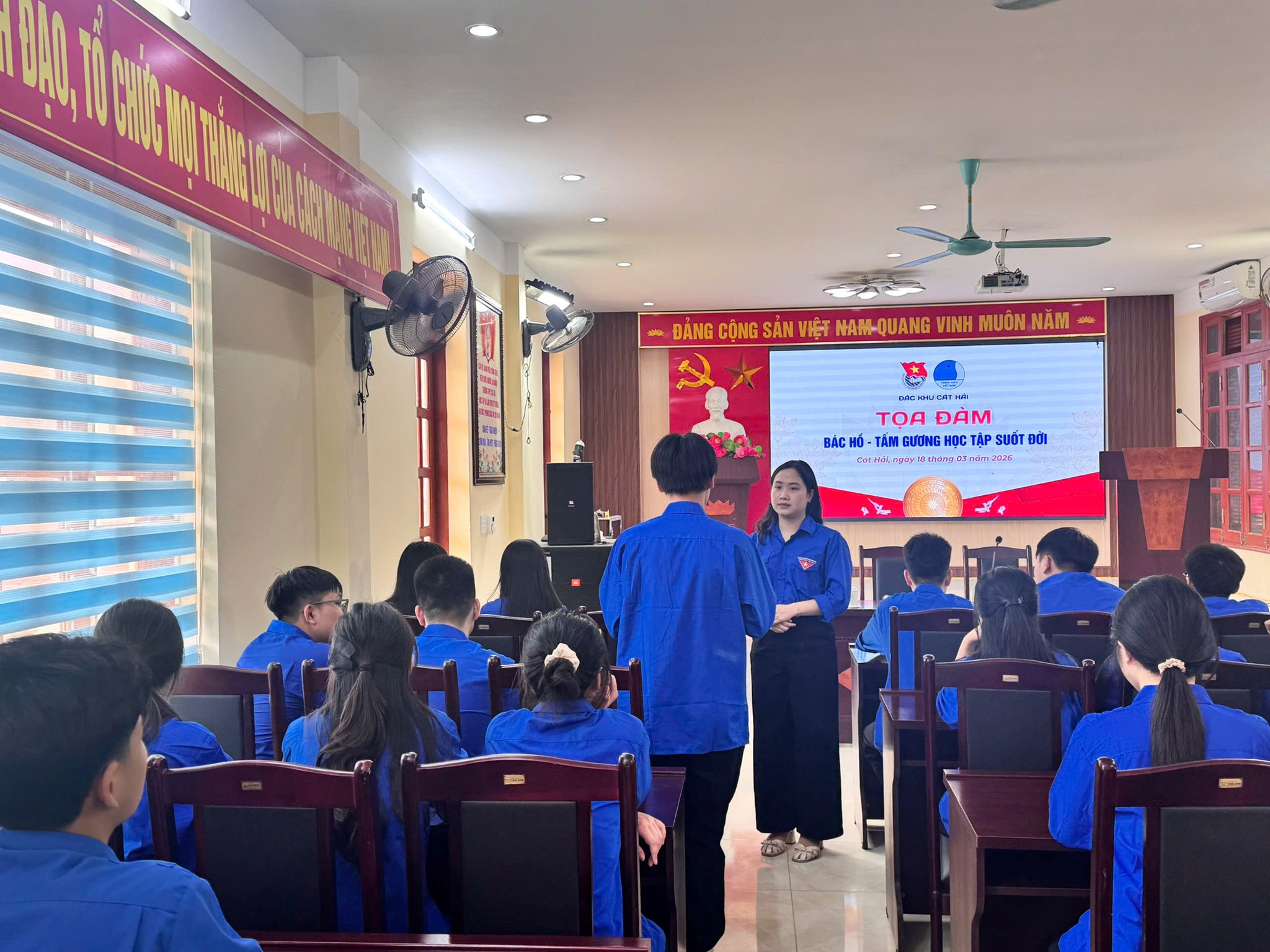 TỌA ĐÀM "BÁC HỒ - TẤM GƯƠNG HỌC TẬP SUỐT ĐỜI"