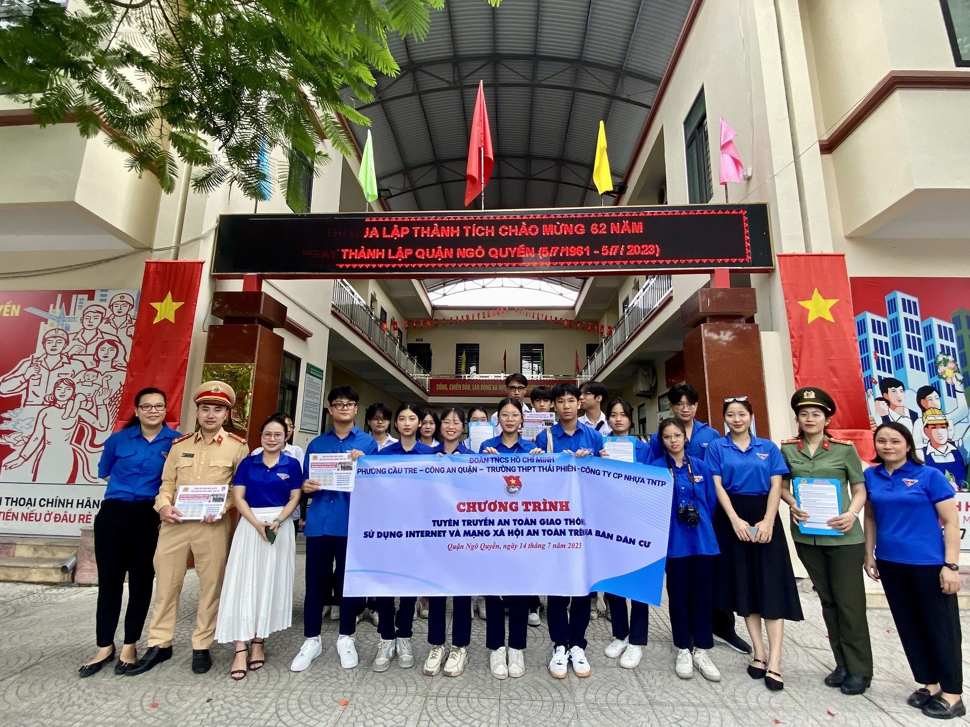 CHƯƠNG TRÌNH TUYÊN TRUYỀN LUẬT AN TOÀN GIAO THÔNG, LUẬT AN NINH MẠNG, SỬ DỤNG MẠNG INTERNET VÀ MẠNG XÃ HỘI AN TOÀN TRÊN ĐỊA BÀN DÂN CƯ