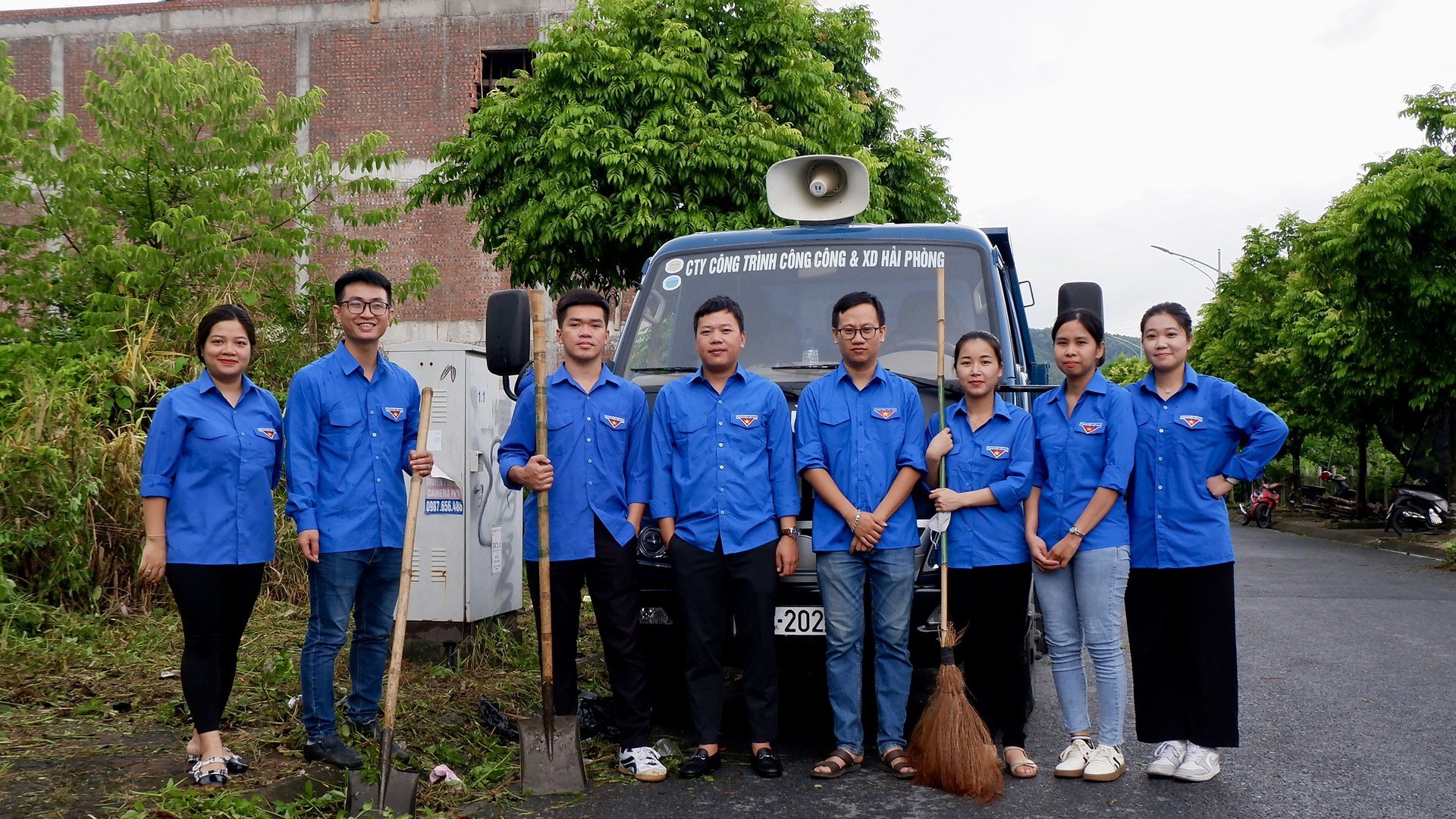 RA QUÂN  HƯỞNG ỨNG “NGÀY CHỦ NHẬT XANH” NĂM 2024