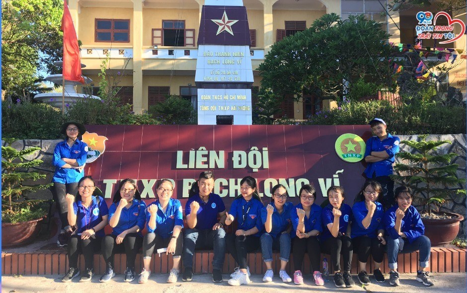 Huyện đoàn Bạch Long Vĩ, Tổng đội TNXP Hải Phòng phối hợp với Đồn Biên phòng Bạch Long Vĩ ra mắt đội hình tình nguyện "Giữ vững biển đảo quê hương”