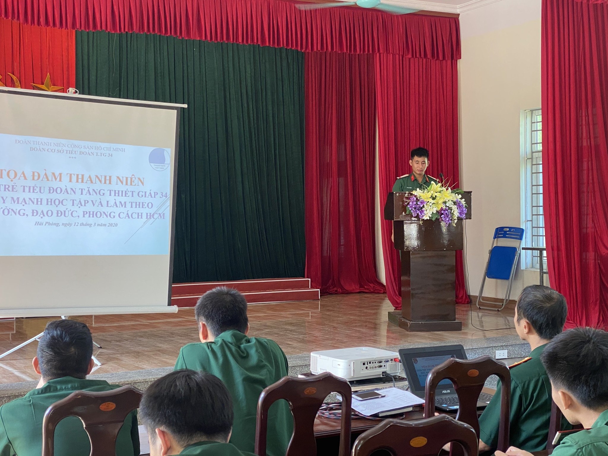 Đoàn cơ sở tiểu đoàn Tăng thiết giáp 34 tổ chức Tọa đàm "Tuổi trẻ tiểu đoàn Tăng thiết giáp 34 đẩy mạnh học tập và làm theo tư tưởng, đạo đức, phong cách Hồ Chí Minh