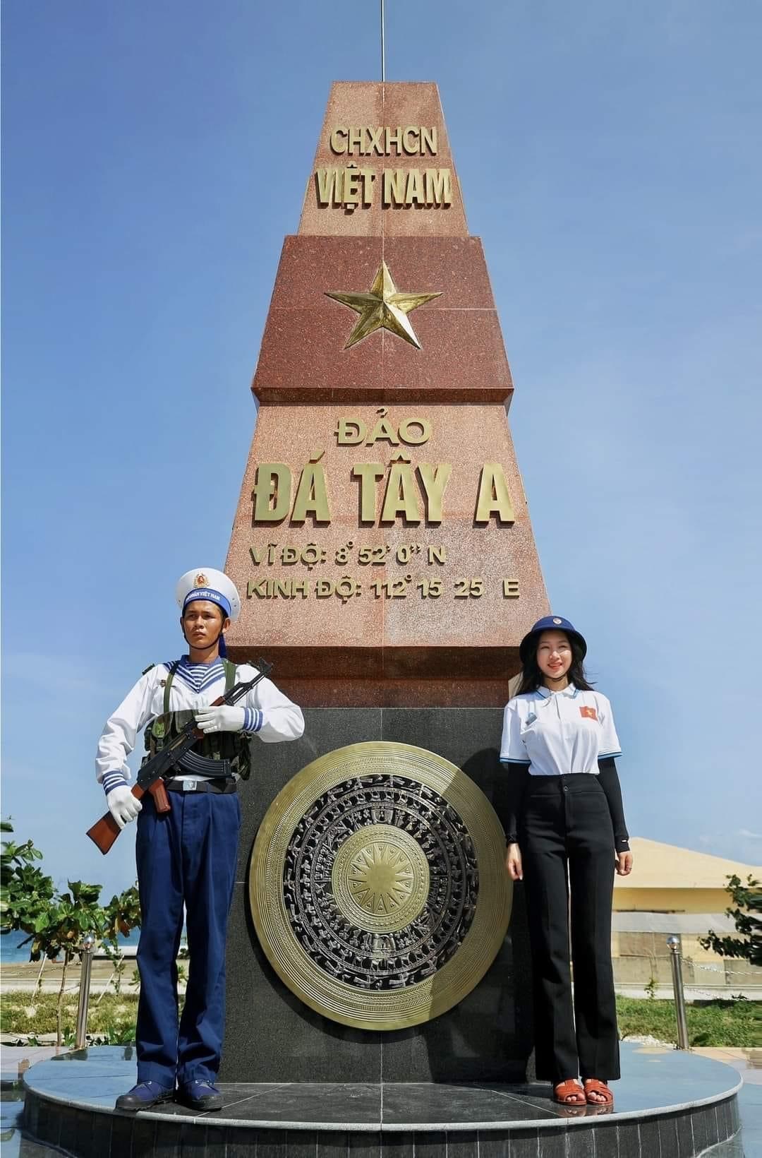 BẢO VỆ NỀN TẢNG TƯ TƯỞNG CỦA ĐẢNG GẮN  VỚI SỰ NGHIỆP BẢO VỆ TỔ QUỐC TRONG TÌNH HÌNH MỚI