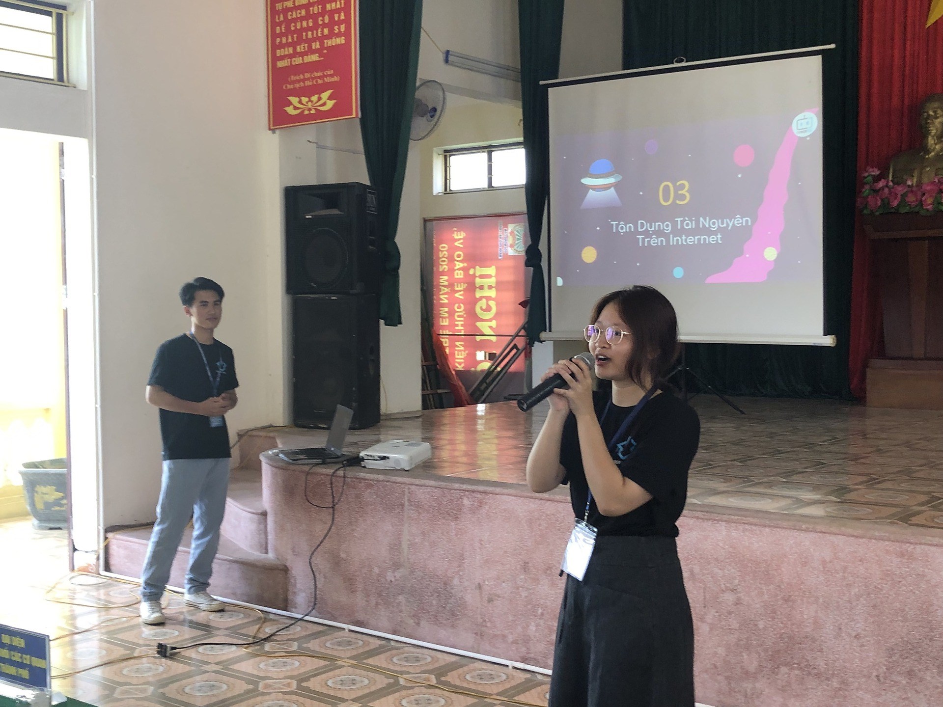 LOVE BUS - HÀNH TRÌNH CỦA NHỮNG TRANG SÁCH