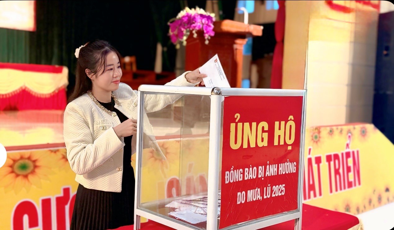 ĐOÀN TNCS HỒ CHÍ MINH XÃ NAM THANH MIỆN ỦNG HỘ ĐỒNG BÀO VÙNG LŨ