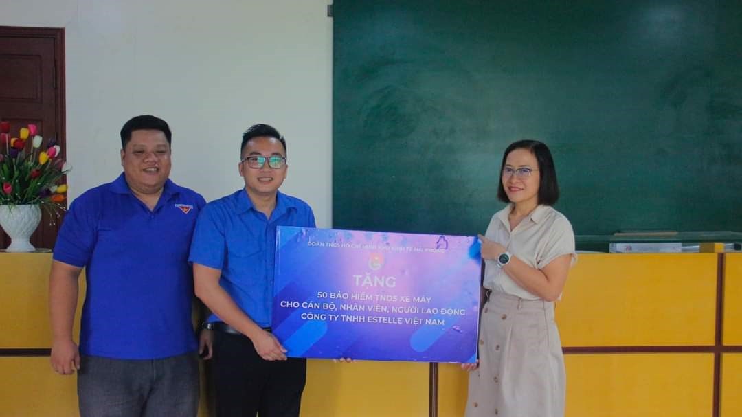 MÔ HÌNH “TUYÊN TRUYỀN, PHỔ BIẾN PHÁP LUẬT VỀ AN TOÀN GIAO THÔNG” LƯU ĐỘNG TẠI CÁC KHU CÔNG NGHIỆP