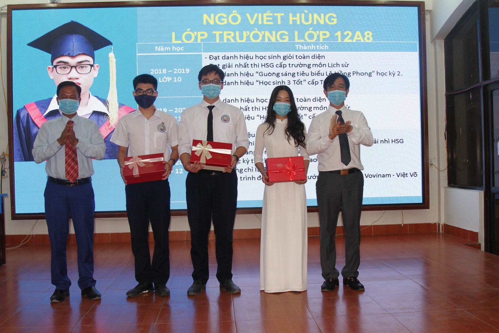 Tuyên dương tấm gương “Học sinh 3 tốt”, “Học sinh 3 rèn luyện” năm học 2020 - 2021