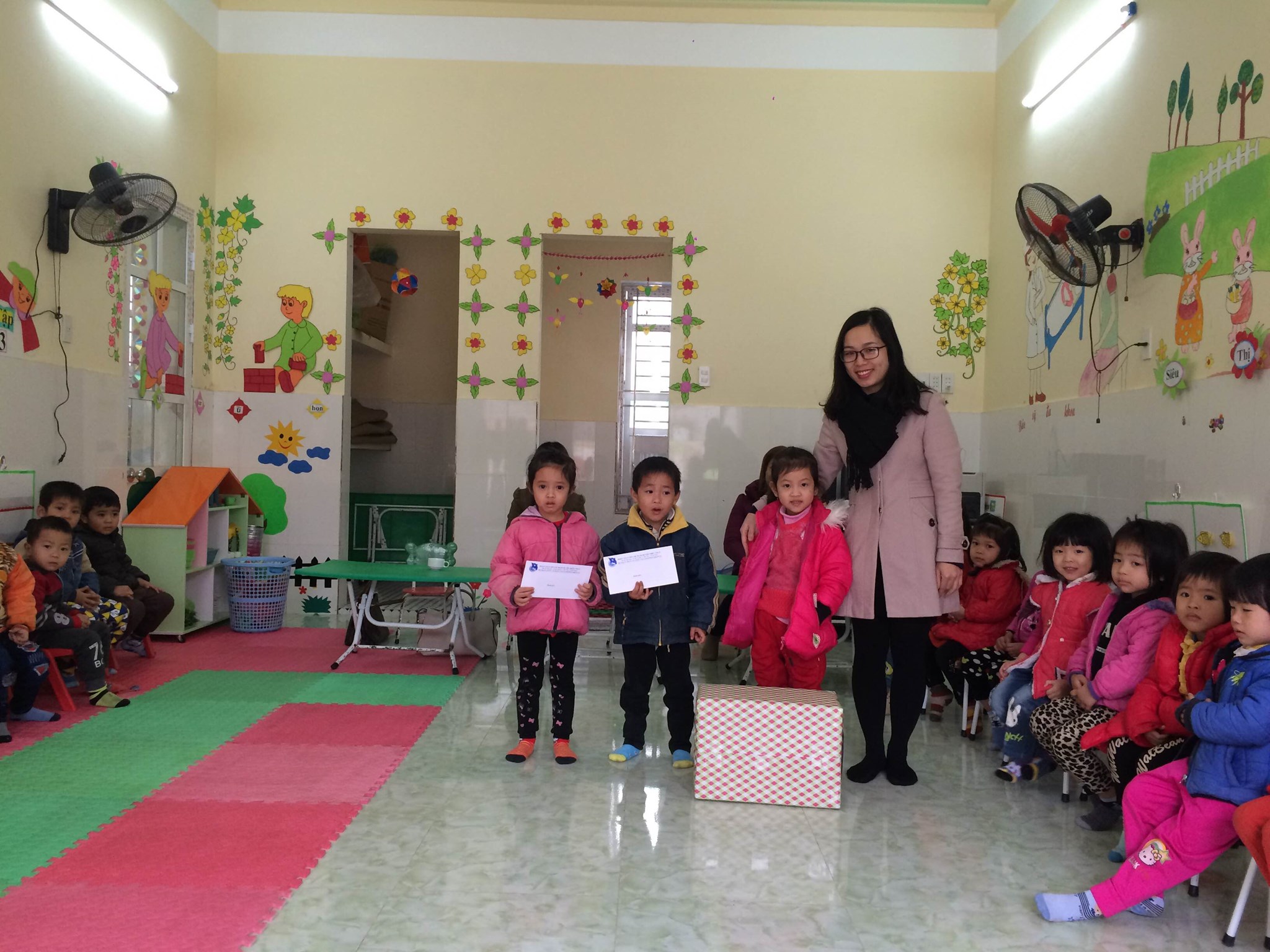 Huyện đoàn Kiến Thụy tổ chức thăm, chúc tết và tặng quà nhân dịp xuân Bính Thân 2016