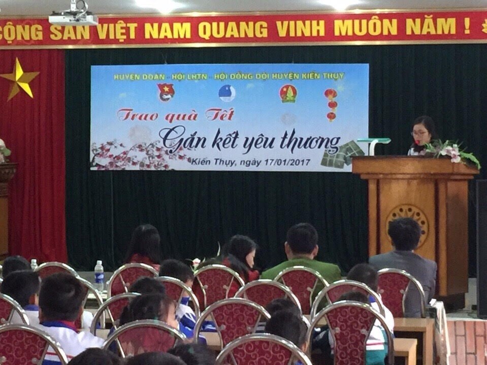 Huyện Đoàn Kiến Thụy tổ chức  “Trao quà tết gắn kết yêu thương” năm 2017