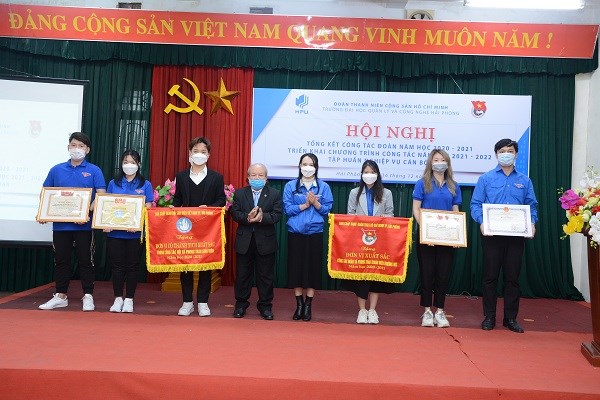 Hội nghị tổng kết công tác Đoàn năm học 2020-2021, triển khai chương trình công tác năm học 2021-2022 và tập huấn nghiệp vụ cán bộ Đoàn.