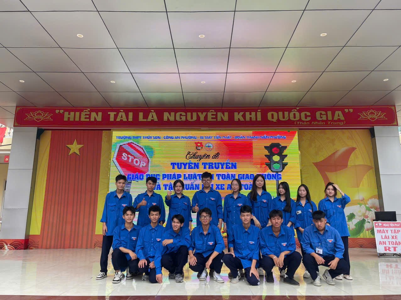 CHUYÊN ĐỀ GIÁO DỤC PHÁP LUẬT: AN TOÀN GIAO THÔNG VÀ TẬP HUẤN LÁI XE AN TOÀN