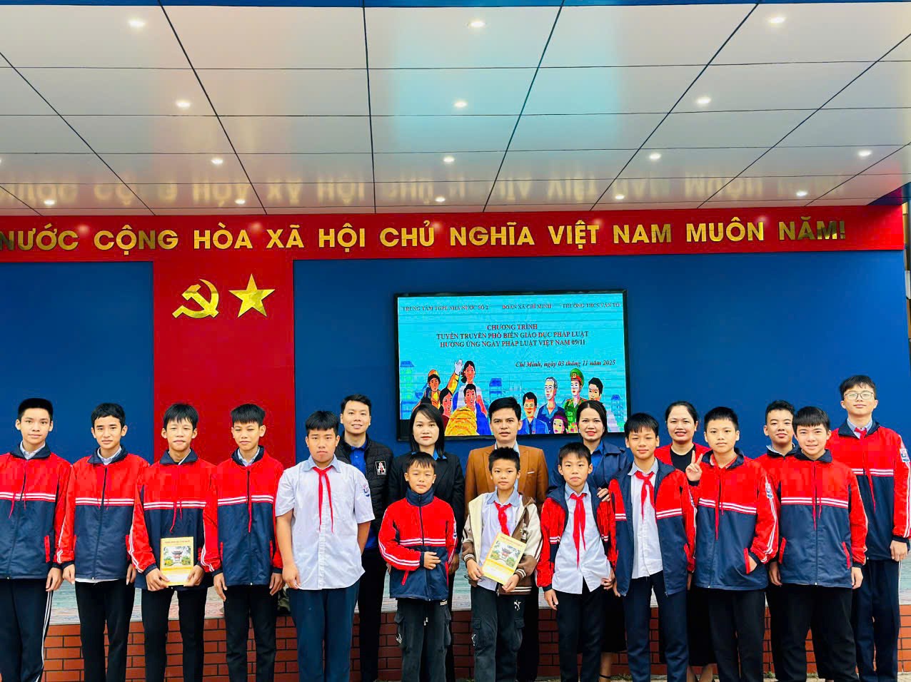 ĐOÀN XÃ CHÍ MINH TUYÊN TRUYỀN: “PHỔ BIẾN GIÁO DỤC PHÁP LUẬT, HƯỞNG ỨNG NGÀY PHÁP LUẬT VIỆT NAM 9/11”