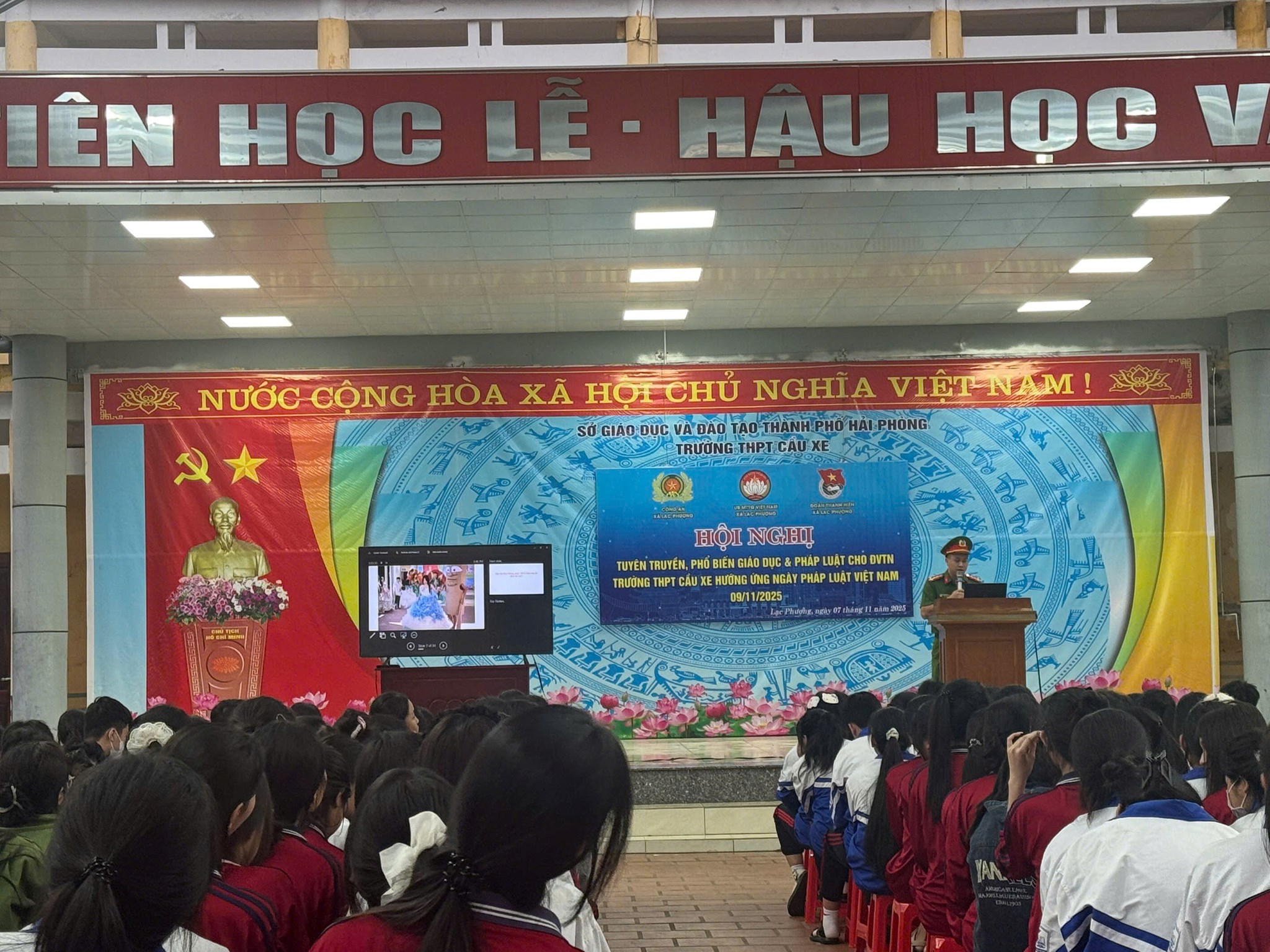 Đoàn thanh niên xã Lạc Phượng TUYÊN TRUYỀN PHÁP LUẬT HƯỞNG ỨNG NGÀY PHÁP LUẬT VIỆT NAM (09/11)