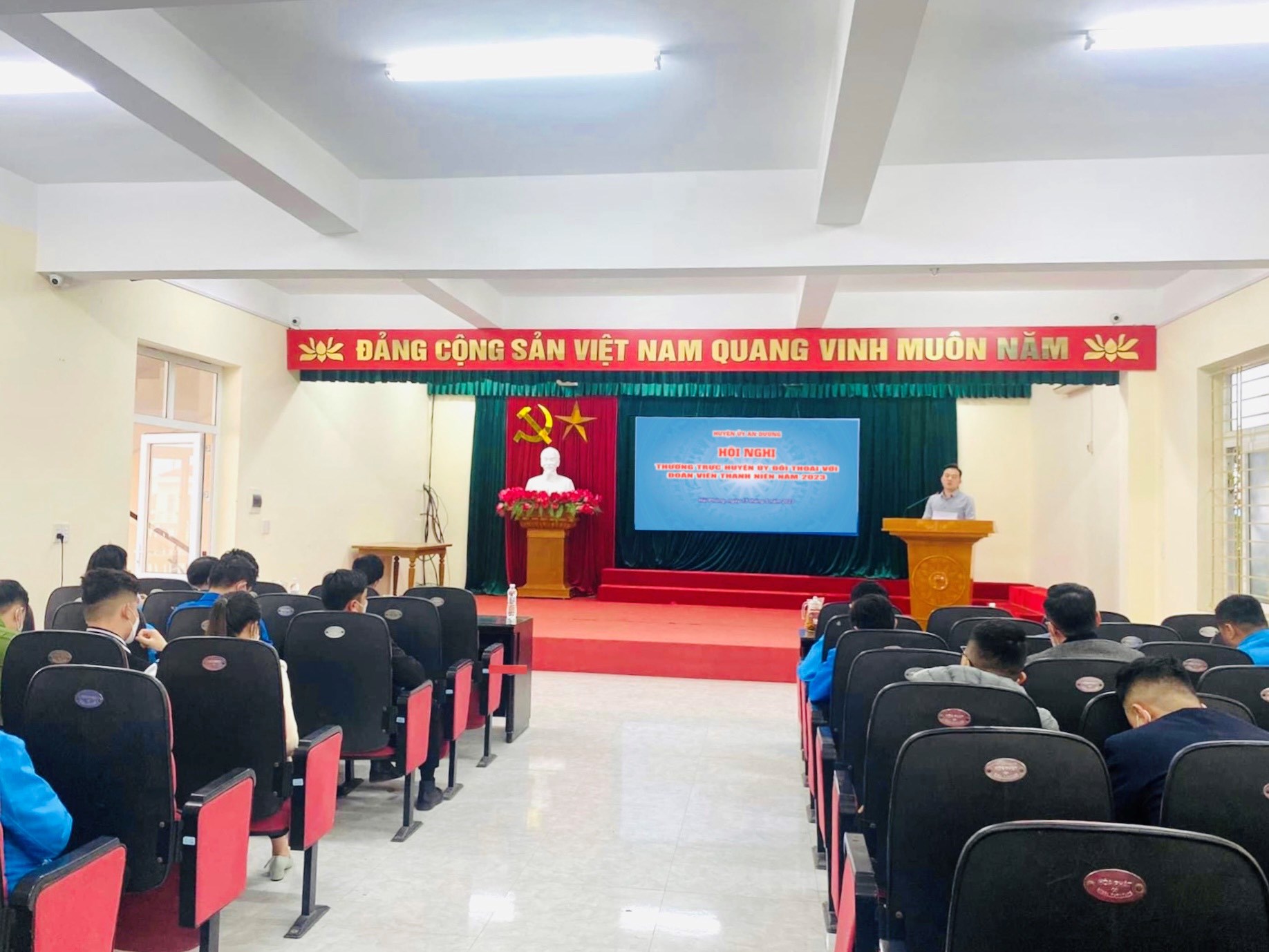 Hội nghị Thường trực Huyện ủy đối thoại với đoàn viên thanh niên năm 2023