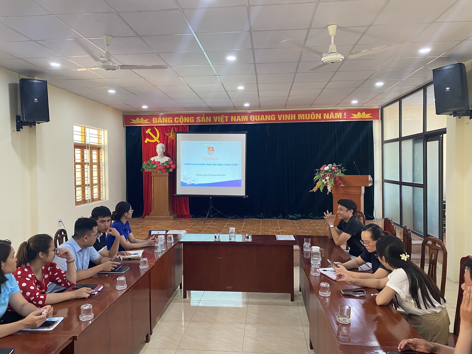Quận Đoàn Đồ Sơn: Tổ chức tọa đàm “Triển khai phong trào học sinh 3 rèn luyện" - 2023