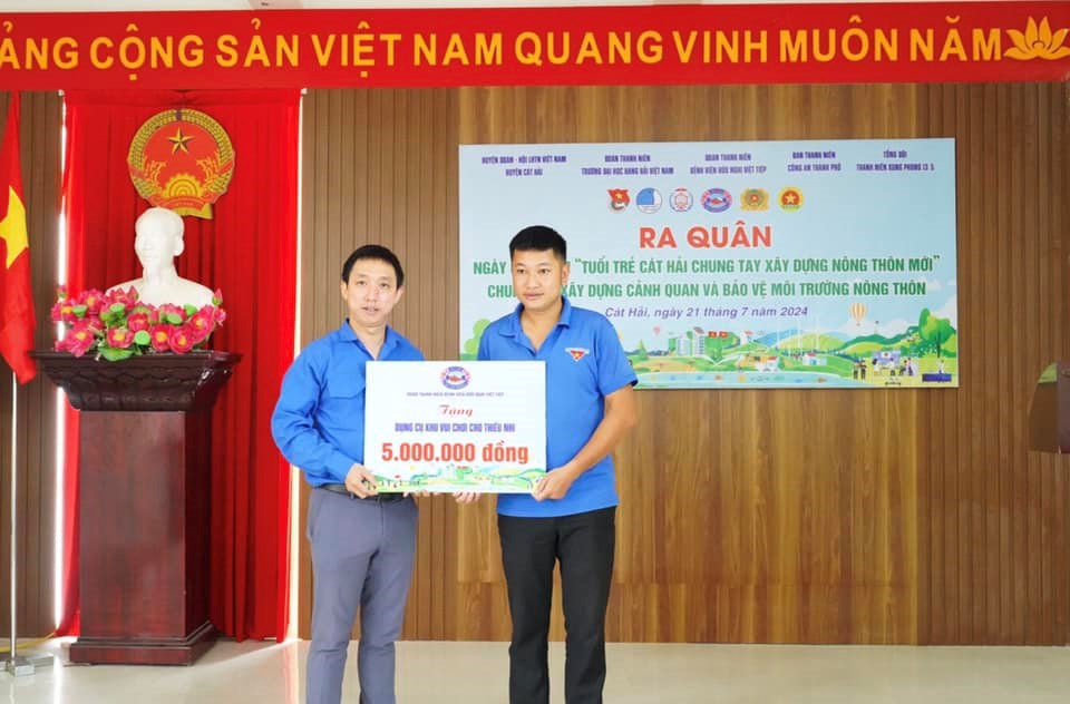 CHƯƠNG TRÌNH RA QUÂN NGÀY CAO ĐIỂM “TUỔI TRẺ CÁT HẢI CHUNG TAY XÂY DỰNG NÔNG THÔN MỚI” – CHUNG TAY XÂY DỰNG CẢNH QUAN VÀ BẢO VỆ MÔI TRƯỜNG NÔNG THÔN – NĂM 2024