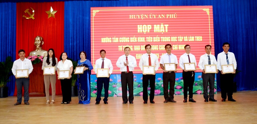 Ông Cao Văn Trễ - gương sáng học tập và làm theo Bác