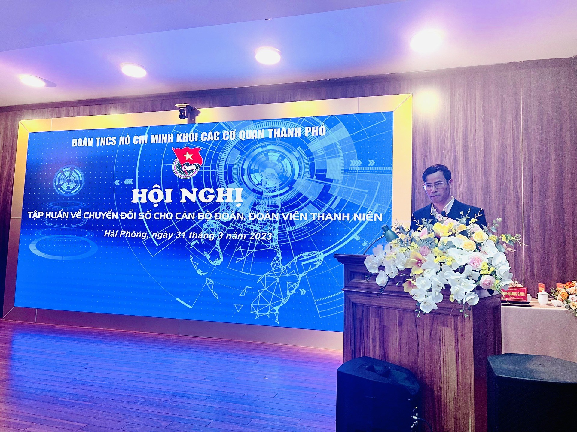 TẬP HUẤN VỀ CHUYỂN ĐỔI SỐ CHO CÁN BỘ ĐOÀN, ĐOÀN VIÊN THANH NIÊN KHỐI