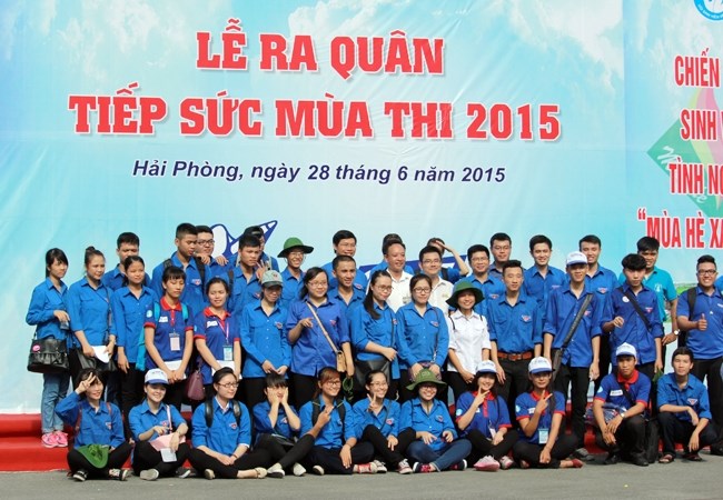 Cảm xúc tiếp sức mùa thi trong ngày ra quân