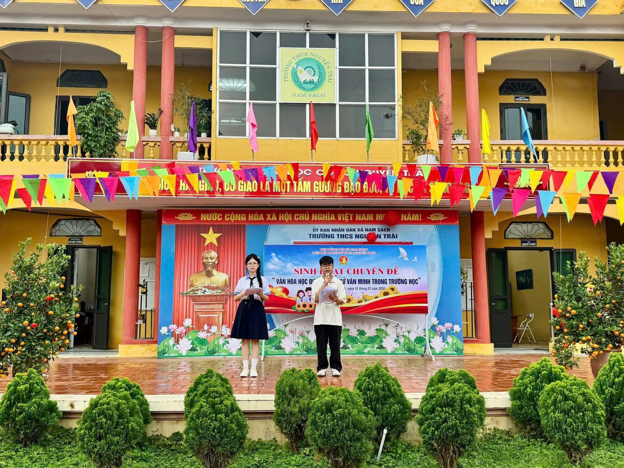 NAM SÁCH SINH HOẠT CHUYÊN ĐỀ "VĂN HÓA HỌC ĐƯỜNG - ỨNG XỬ VĂN MINH TRONG TRƯỜNG HỌC"