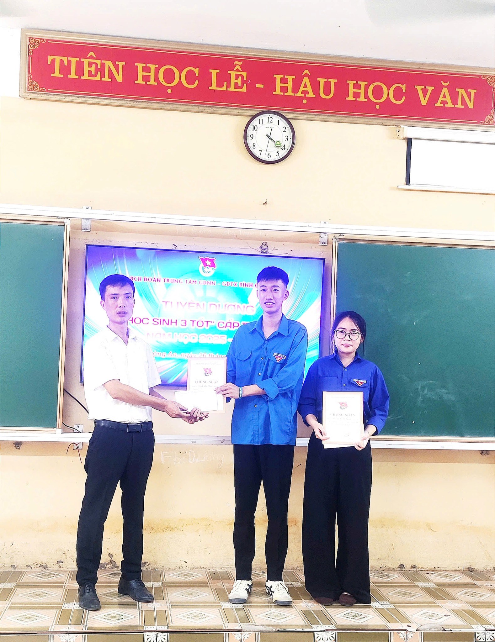 ĐƯỜNG AN: ĐOÀN TRUNG TÂM GDNN - GDTX BÌNH GIANG TỔ CHỨC CHƯƠNG TRÌNH TUYÊN DƯƠNG HỌC SINH 3 TỐT CẤP TRƯỜNG