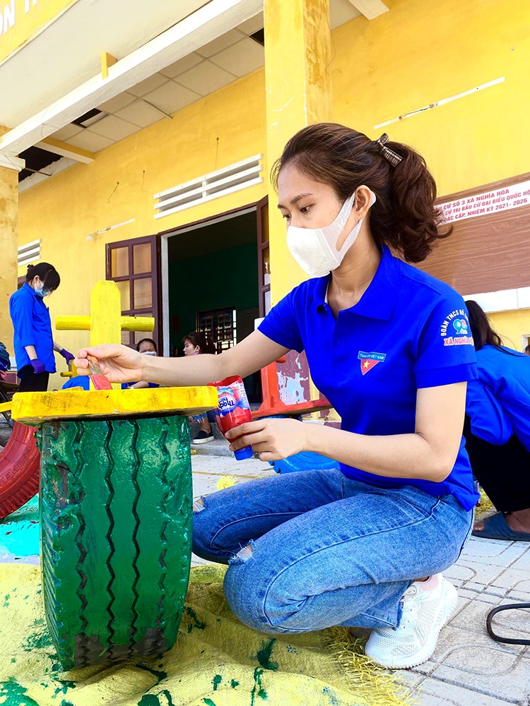 Hồ Phi Linh - Nữ Bí thư đoàn xã nặng tình với quê hương