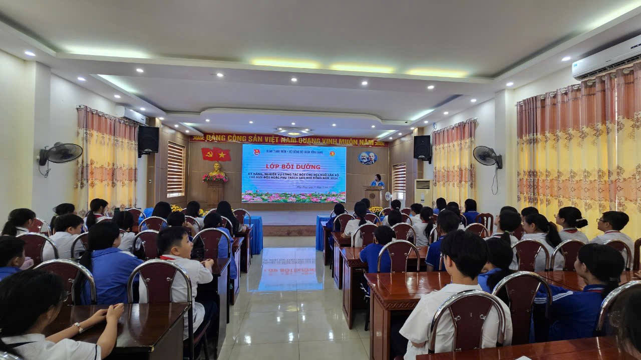 Quận Hồng Bàng tổ chức lớp bồi dưỡng, tập huấn kỹ năng, nghiệp vụ công tác Đội cho đội ngũ cán bộ chỉ huy Đội hoặc Phụ trách Sao nhi đồng năm 2024