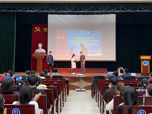 Đoàn trường Đại học Y dược Hải Phòng tổ chức sinh hoạt chuyên đề "Tự hào thế hệ trẻ Hồ Chí Minh"
