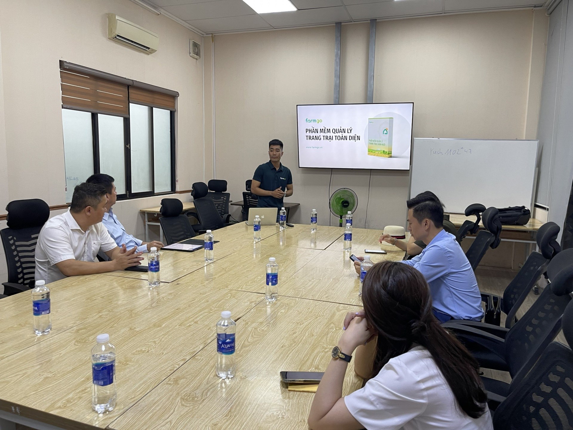 Ban Tổ chức trao đổi, làm việc cùng dự án FarmGo