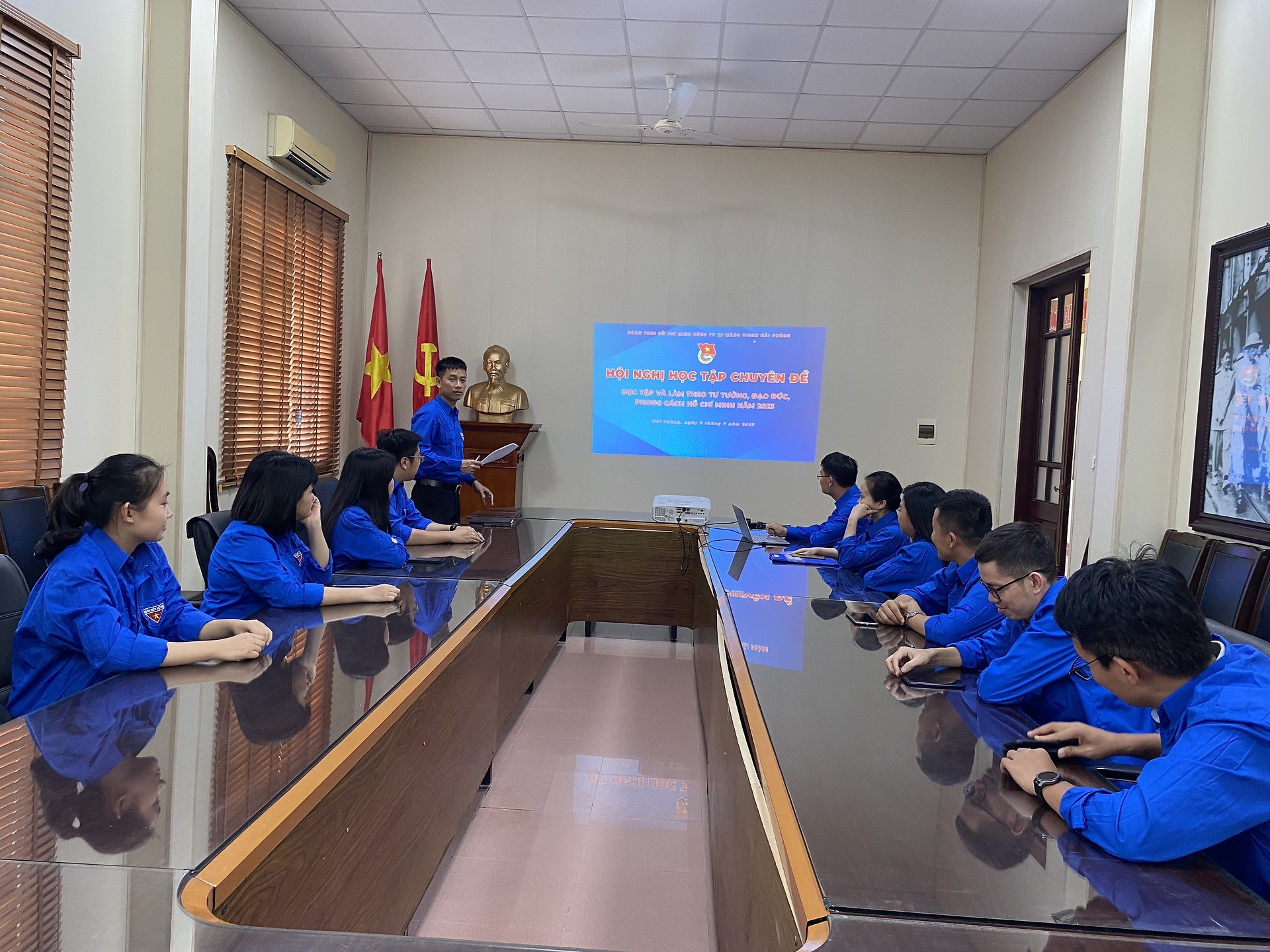 Đoàn Công ty Xi măng Vicem tổ chức hội nghị học tập Chuyên đề Hồ Chí Minh năm 2023