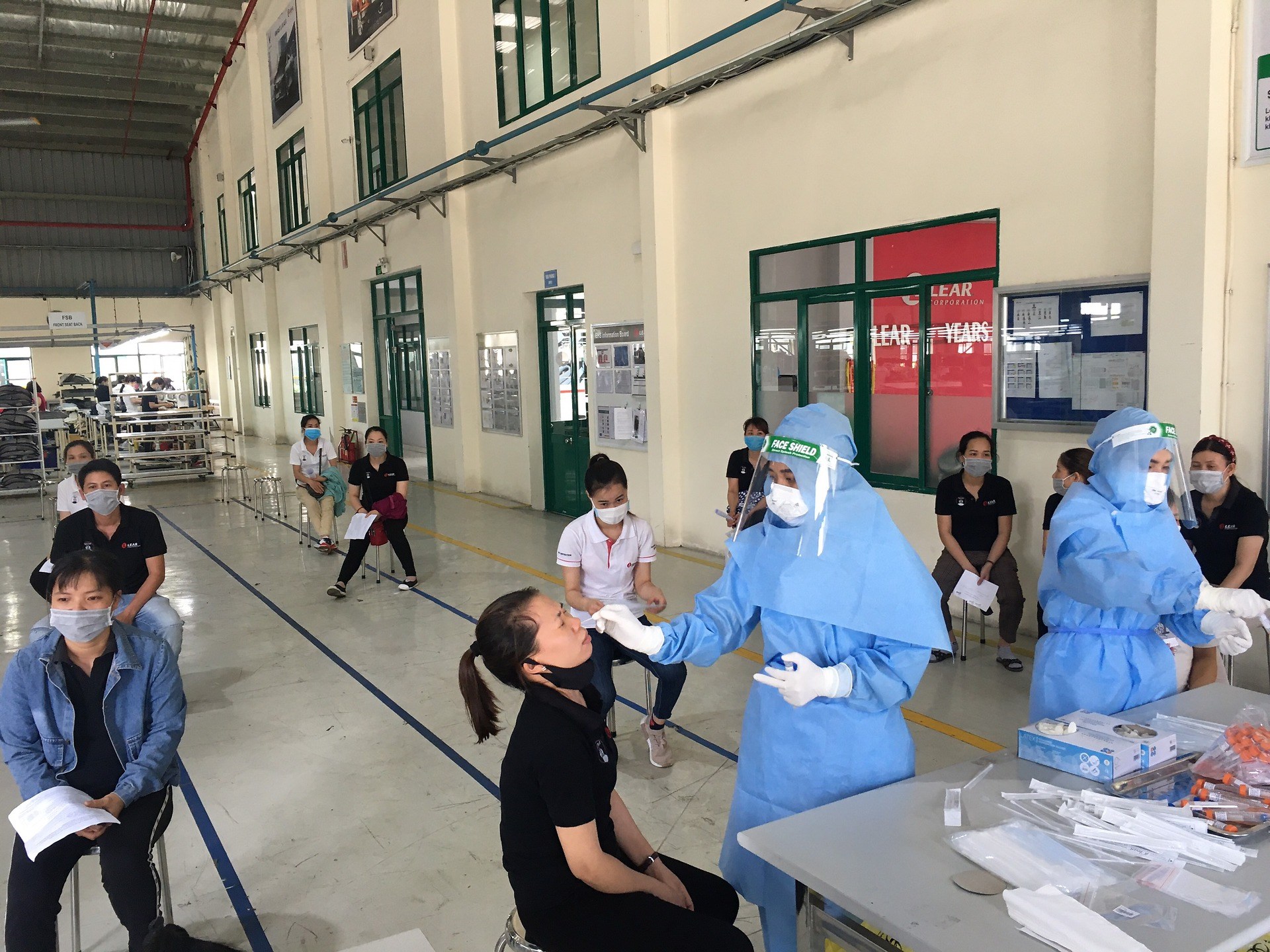 Chương trình kiểm tra sức khỏe định kì và tuyên truyền, xét nghiệm Covid cho thanh niên công nhân hưởng ứng Tháng hành động về an toàn, vệ sinh lao động năm 2021